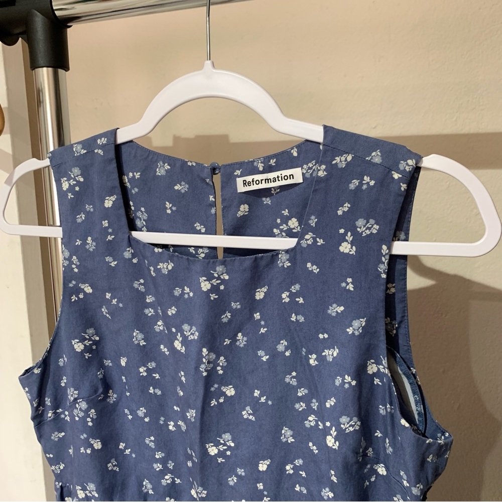 Reformation Tanner Dress Light blue with white floral print - Picture 9 of 9
